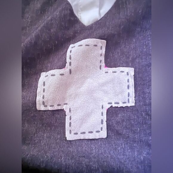 White long sleeved tunic with faux gray V neck overlay with cross NWOT L - Picture 3 of 11